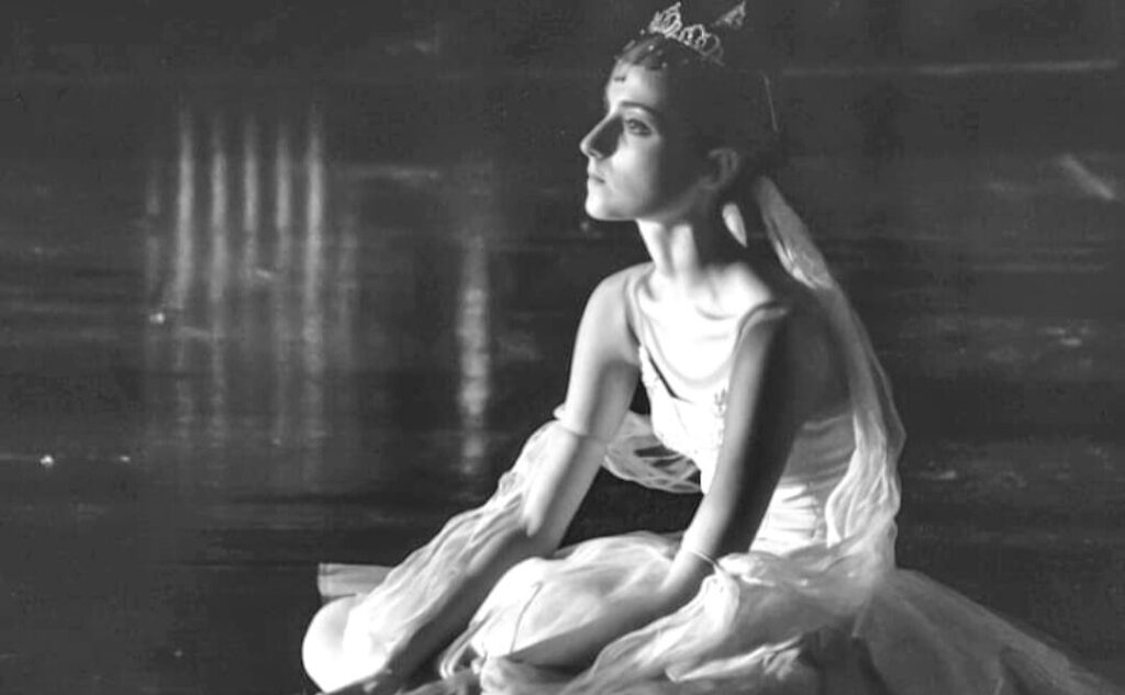 ballerina pensierosa